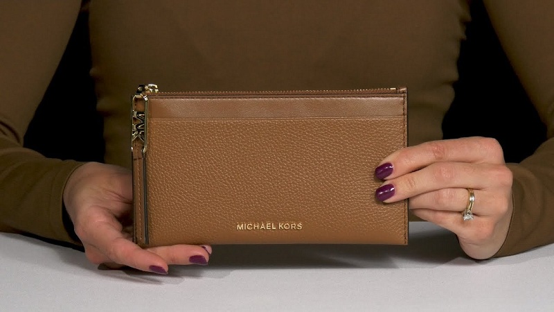 Dompet Panjang Tipis untuk Gaya dan Fungsi Sehari-hari