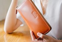 3 Rekomendasi Bahan Dompet Kulit Wanita