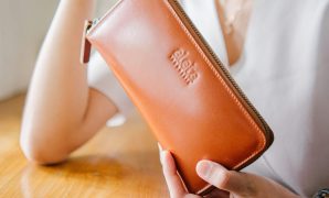 3 Rekomendasi Bahan Dompet Kulit Wanita
